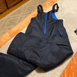 Kids snow bib size Medium 8/10